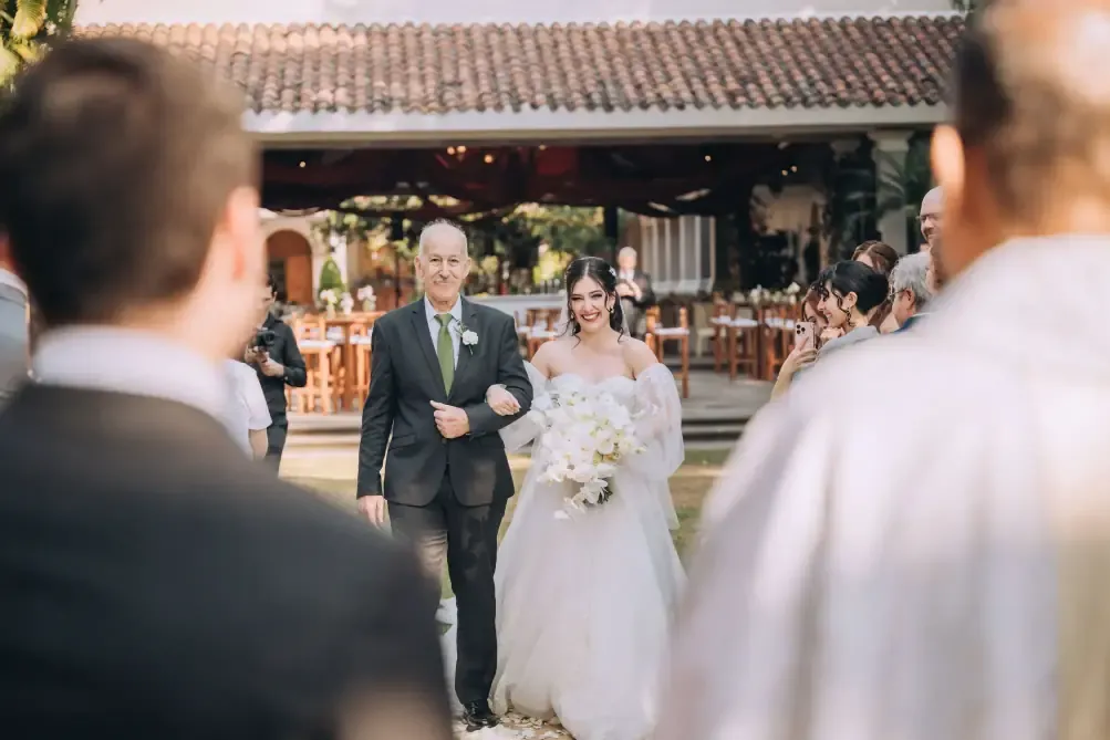 Qué hacer si llueve el día de tu boda: la guía que tranquiliza a cualquiera
