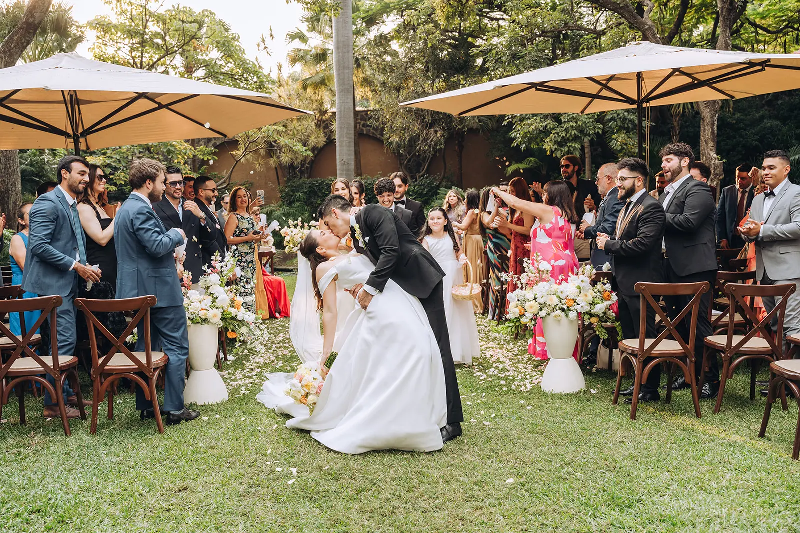 Guía completa: Los 8 artículos imprescindibles antes de tu boda