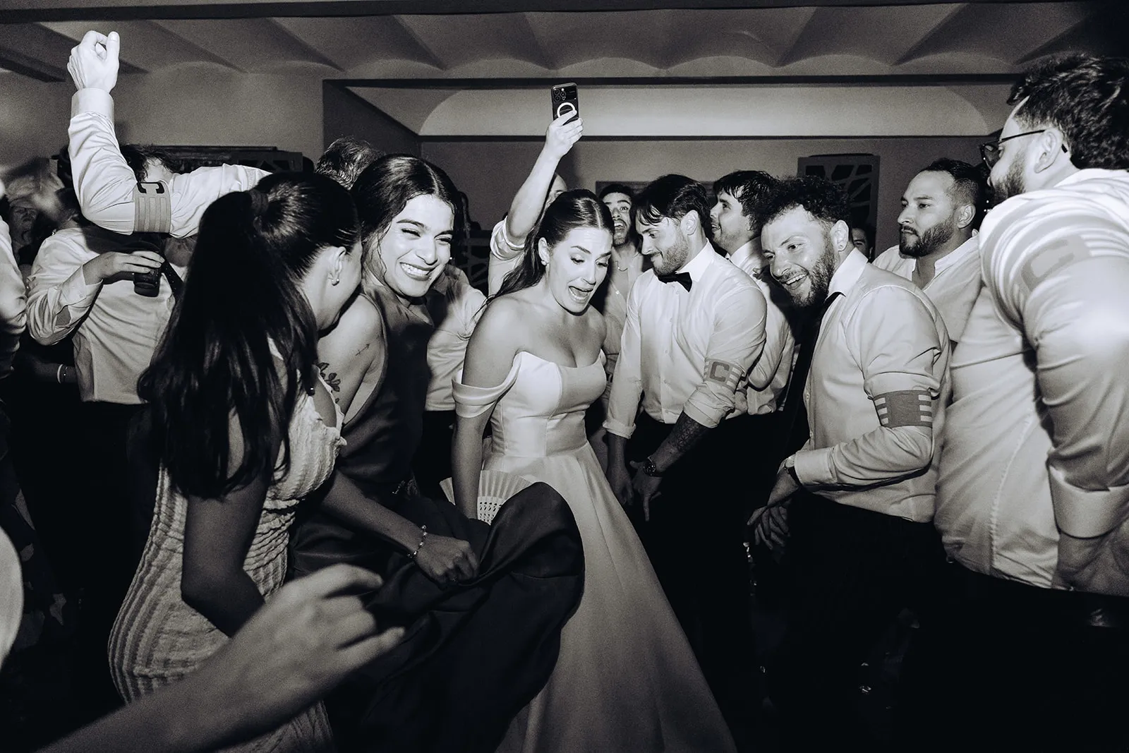 Protocolo emocional: cómo manejar la presión familiar sin perder su esencia